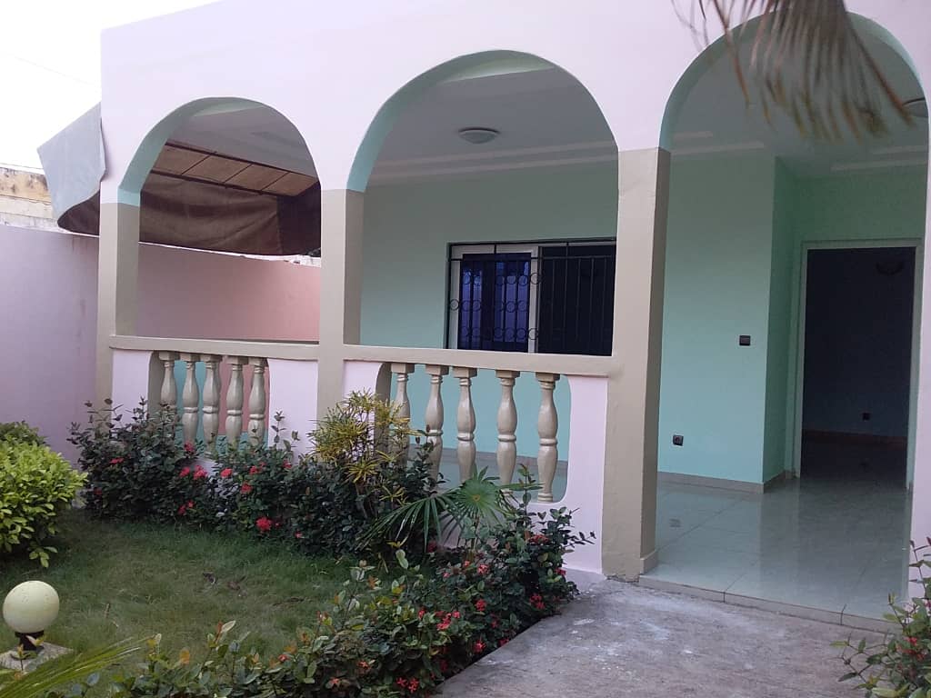 N° 4789 :
                            Villa à louer , Avedji , Lome, Togo : 250 000 XOF/mois