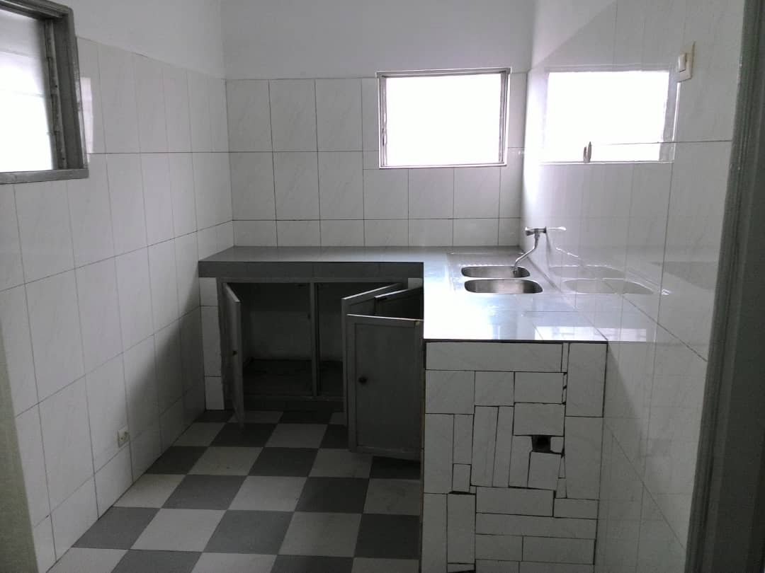N° 4805 :
                            Appartement à louer , Adidoadin, Lome, Togo : 150 000 XOF/mois