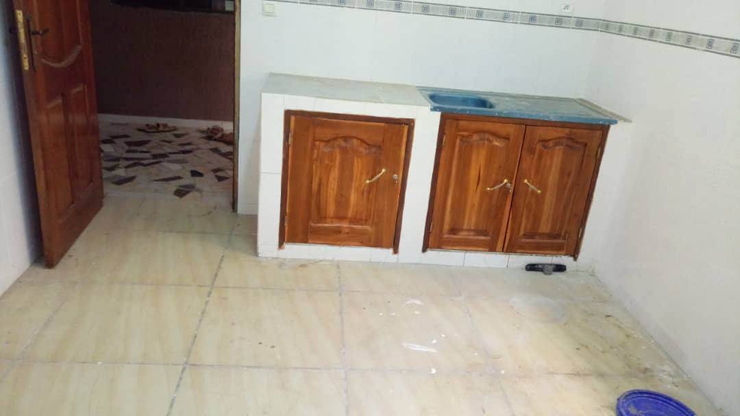 N° 4827 :
                            Appartement à louer , Adidogome, Lome, Togo : 40 000 XOF/mois