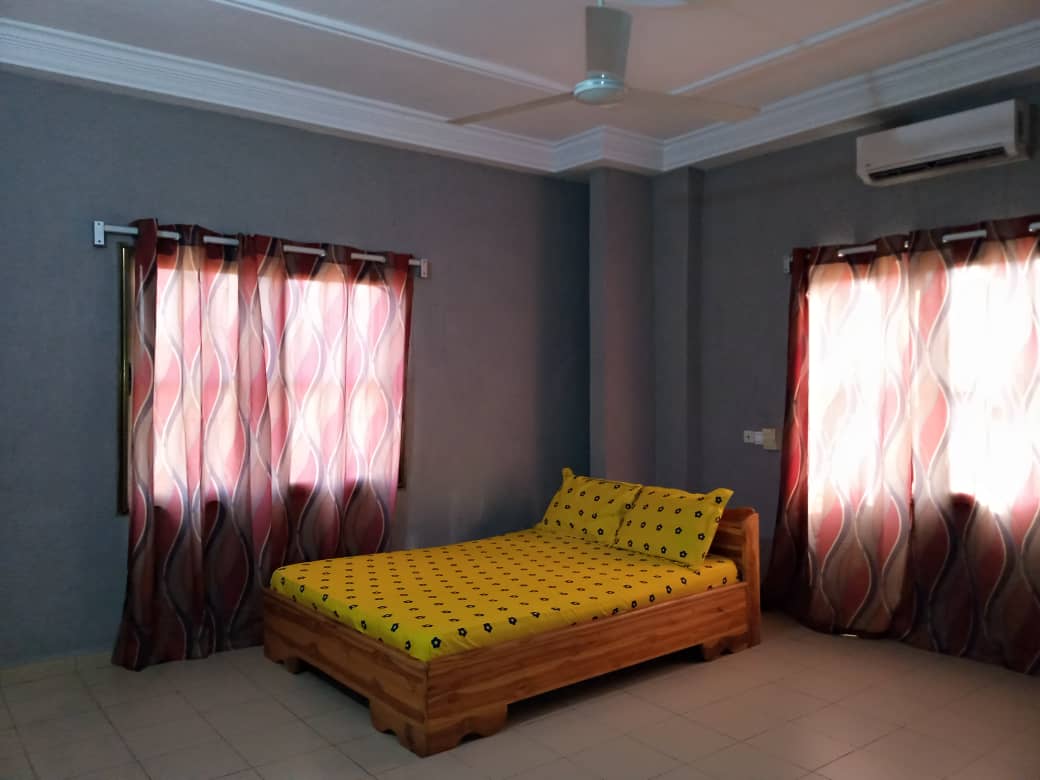 N° 4845 :
                            Appartement meublé à louer , Agoe, Lome, Togo : 250 000 XOF/mois