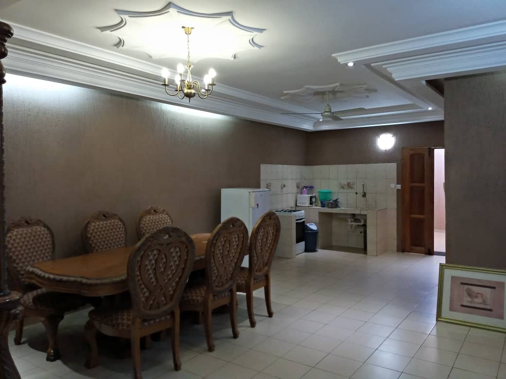 N° 4845 :
                            Appartement meublé à louer , Agoe, Lome, Togo : 250 000 XOF/mois