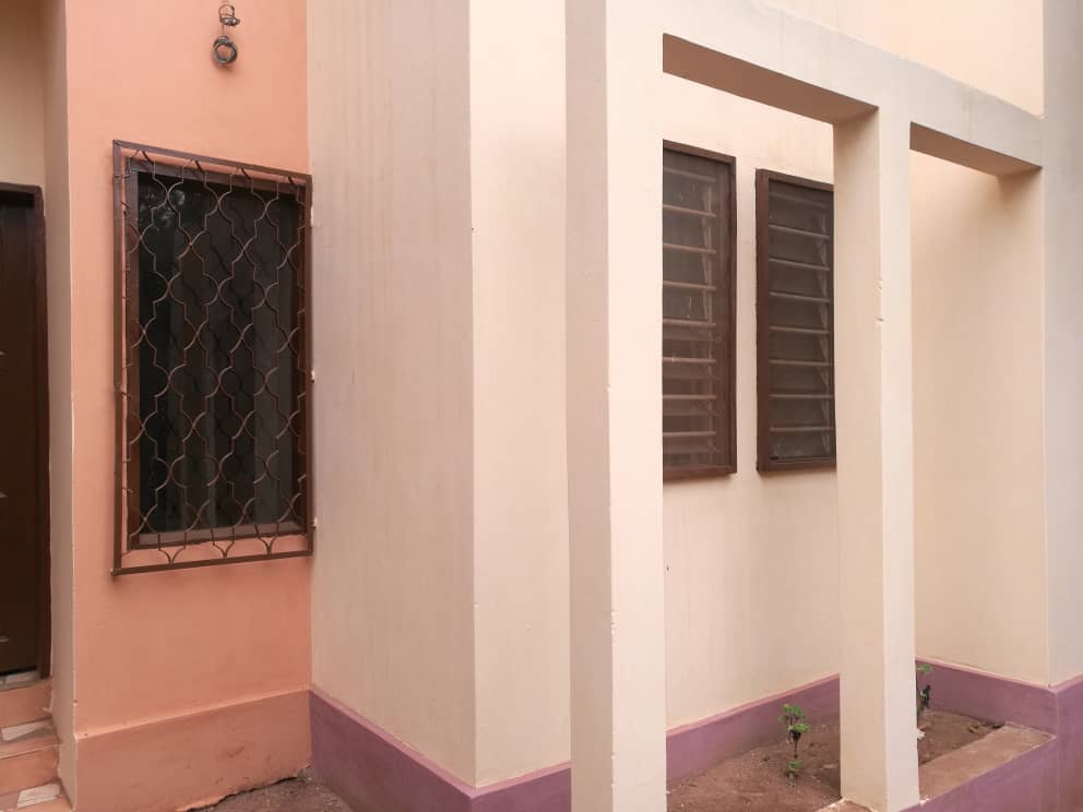 N° 4848 :
                            Appartement à louer , Agoe, Lome, Togo : 80 000 XOF/mois