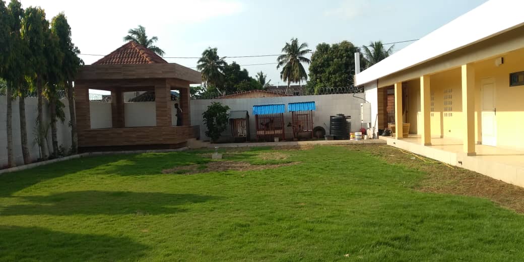 N° 4850 :
                            Villa à louer , Hedzranawoe, Lome, Togo : 700 000 XOF/mois