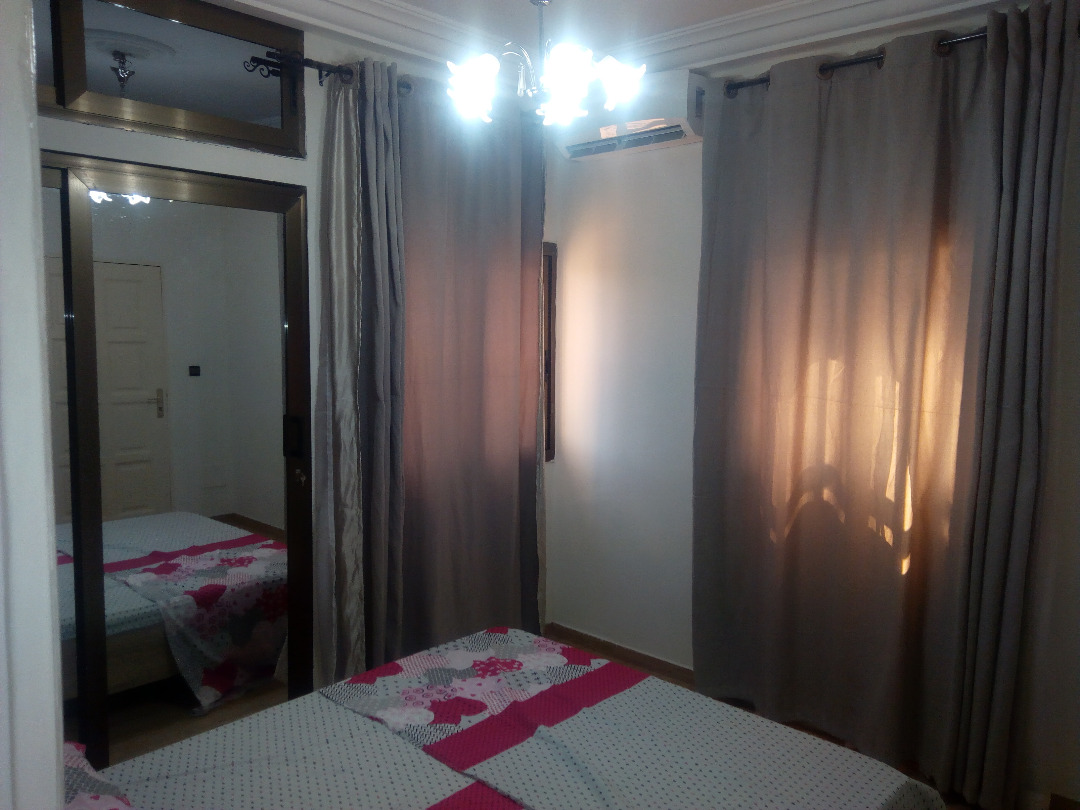 N° 4861 :
                            Appartement meublé à louer , Agoe, Lome, Togo : 300 000 XOF/mois