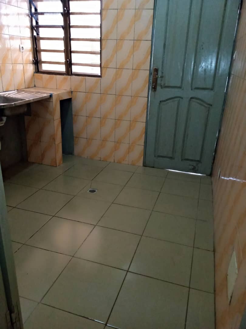 N° 4875 :
                            Appartement à louer , Agoe, Lome, Togo : 70 000 XOF/mois