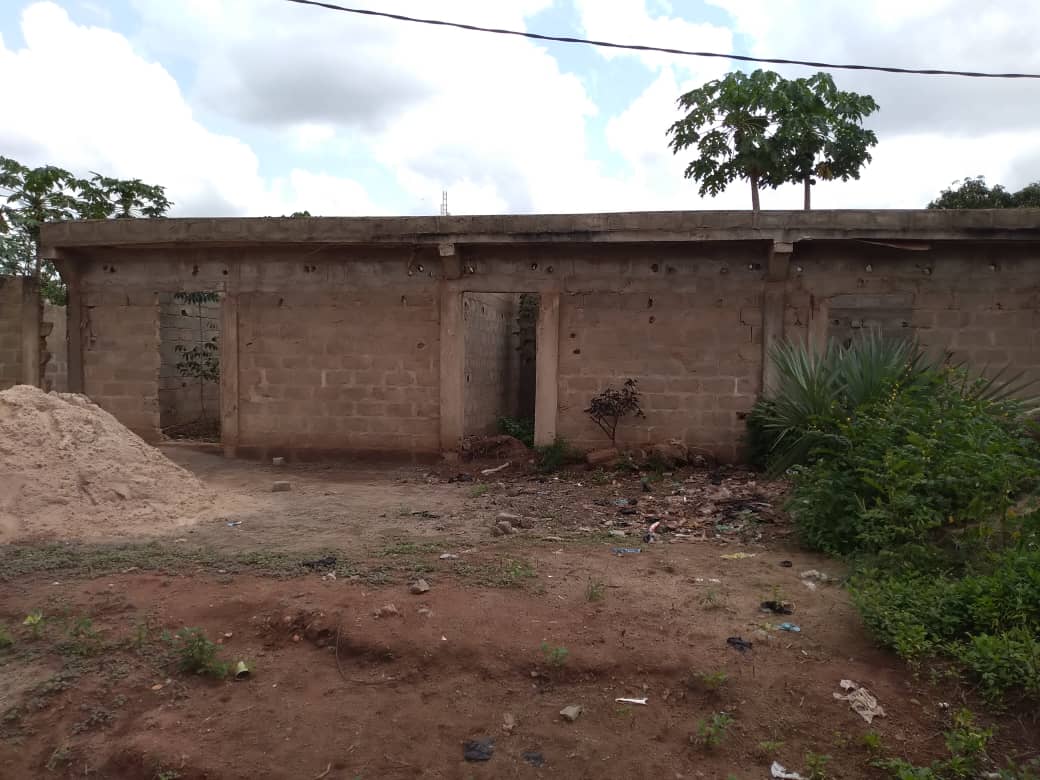 N° 4878 :
                            Maison à vendre , Agoe, Lome, Togo : 25 000  000 XOF/vie