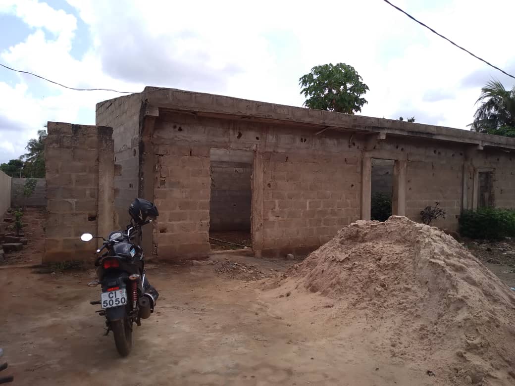 N° 4878 :
                            Maison à vendre , Agoe, Lome, Togo : 25 000  000 XOF/vie