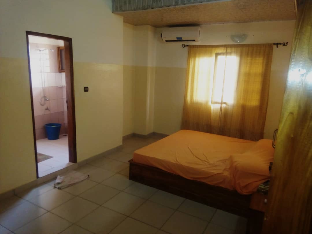 N° 4891 :
                            Appartement meublé à louer , Adidogome, Lome, Togo : 200 000 XOF/mois