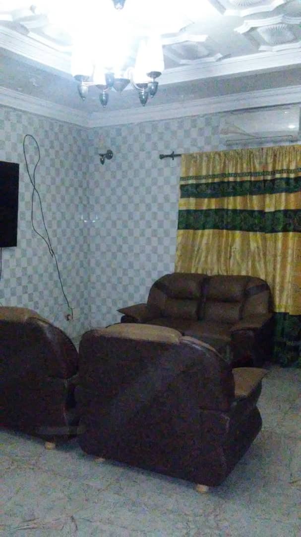 N° 4890 :
                            Appartement meublé à louer , Agoe, Lome, Togo : 150 000 XOF/mois