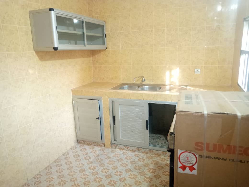 N° 4946 :
                            Appartement meublé à louer , Djidjole, Lome, Togo : 300 000 XOF/mois