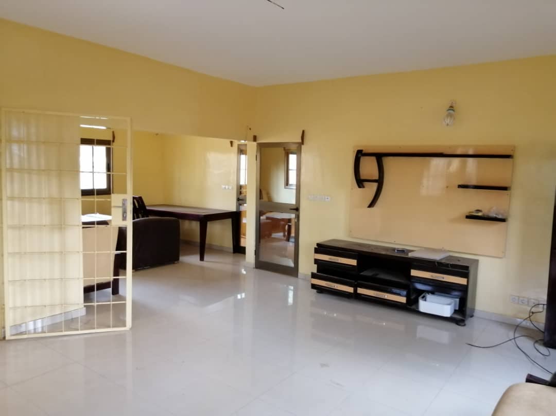 N° 4952 :
                            Villa à vendre , Adeticope, Lome, Togo : 78 000  000 XOF/vie