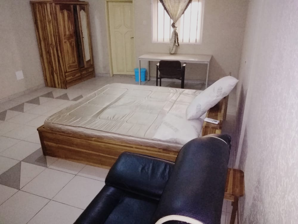 N° 5036 :
                            Appartement meublé à louer , Djidjole, Lome, Togo : 200 000 XOF/mois