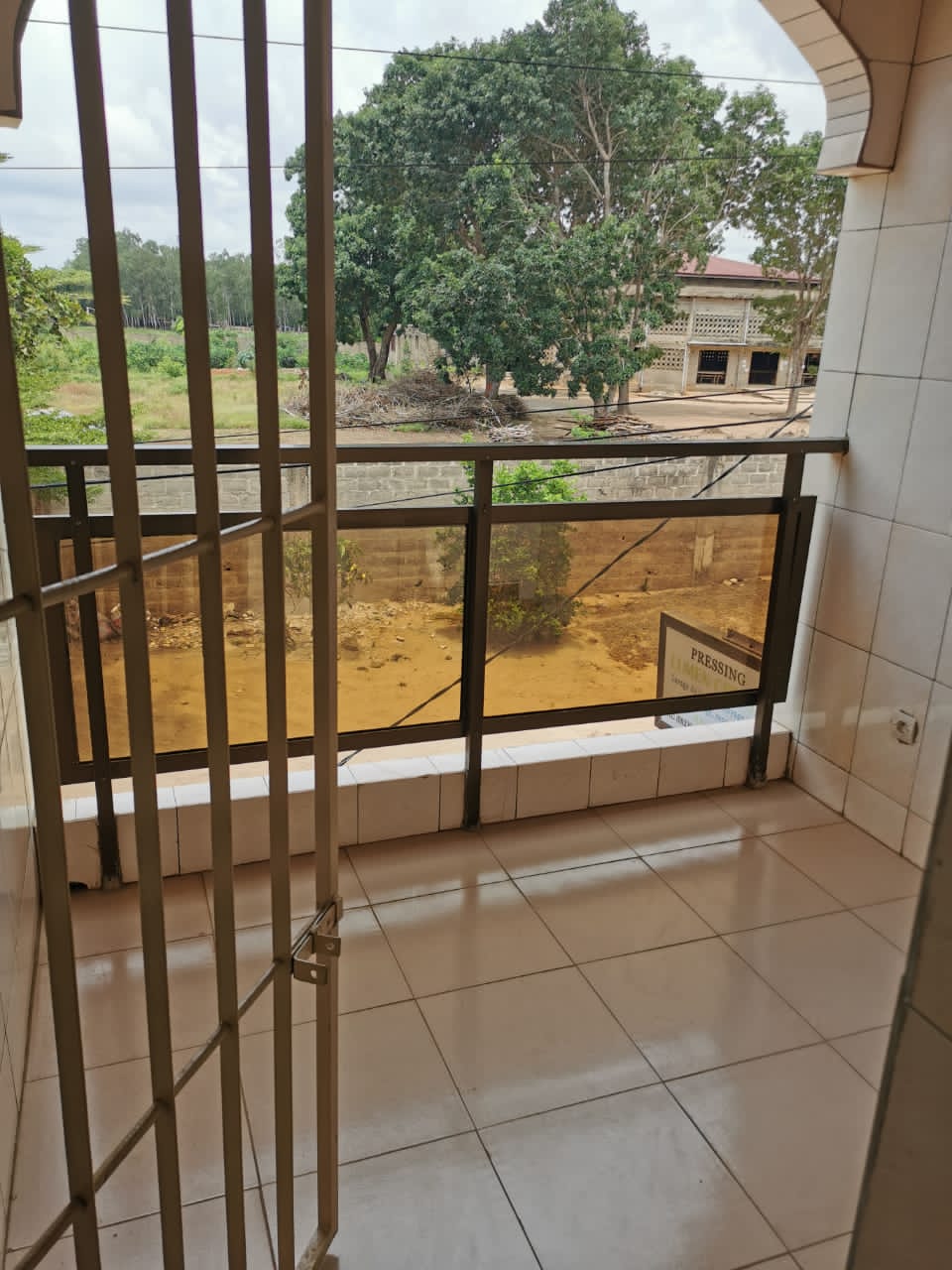N° 5167 :
                            Appartement meublé à louer , Agbalepedo, Lome, Togo : 300 000 XOF/mois