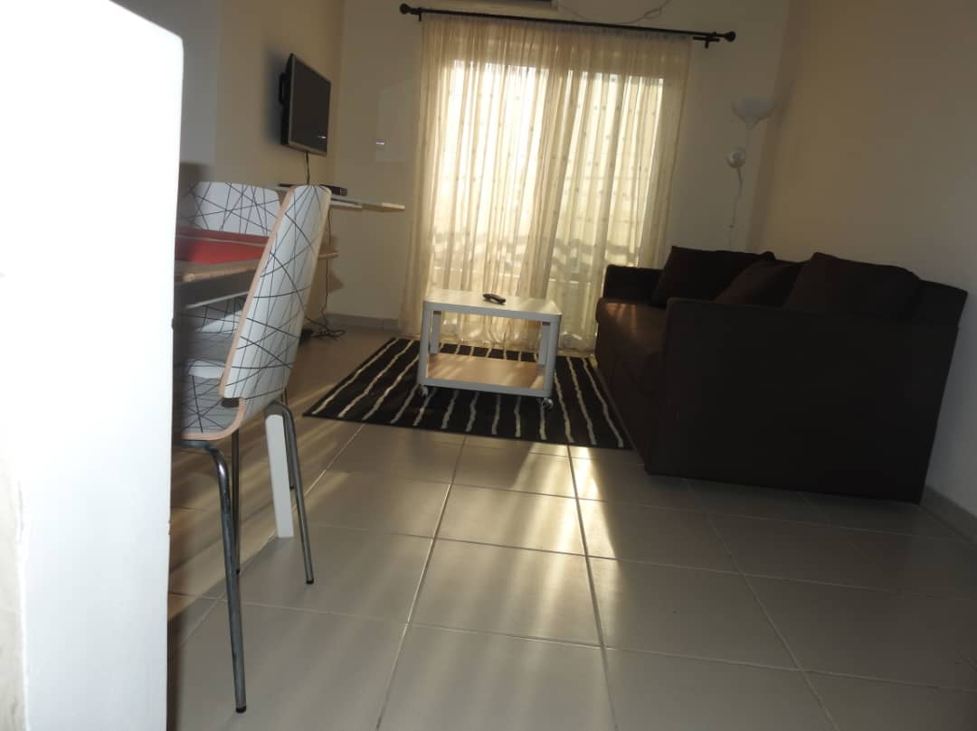 N° 5171 :
                            Appartement meublé à louer , Adidoadin, Lome, Togo : 300 000 XOF/mois
