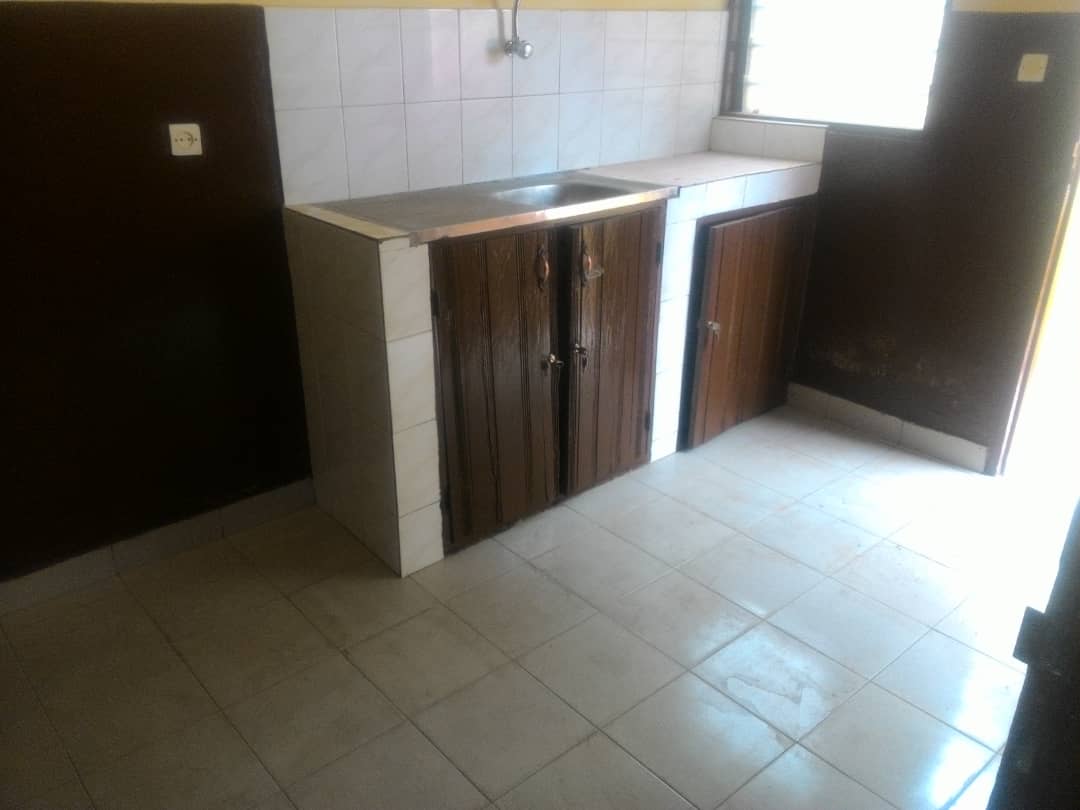 N° 4505 :
                        Appartement à louer , Totsi, Lome, Togo : 75 000 XOF/mois