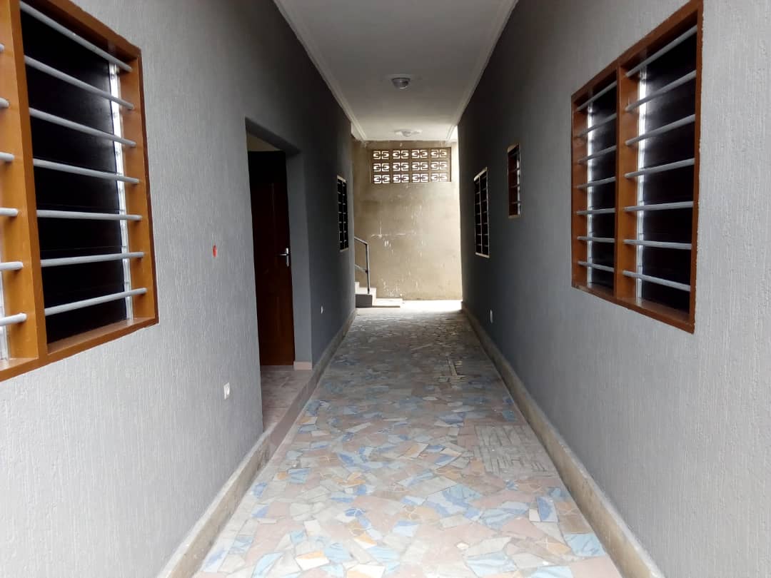 N° 4314 :
                        Villa à louer , Agbalepedo, Lome, Togo : 250 000 XOF/mois