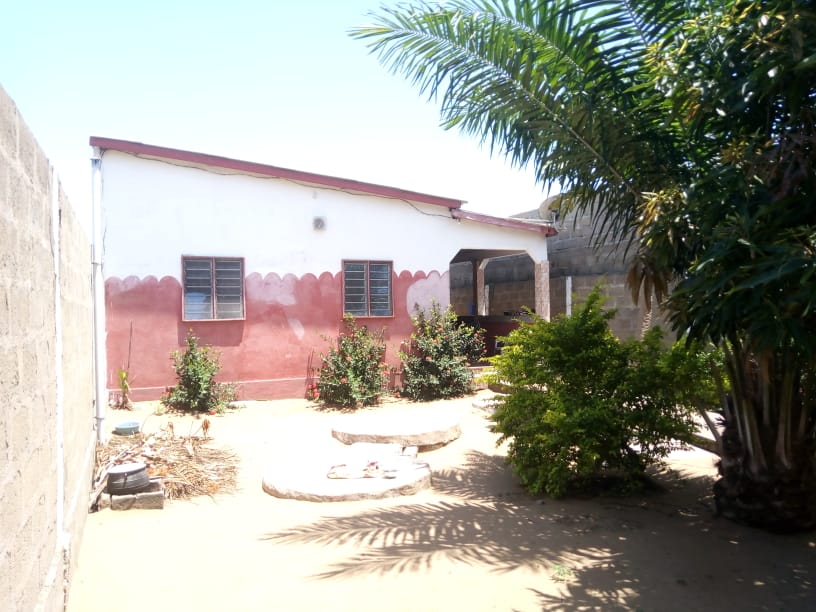 N° 5047 :
                        Villa à vendre , Dague, Lome, Togo : 15 000  000 XOF/vie