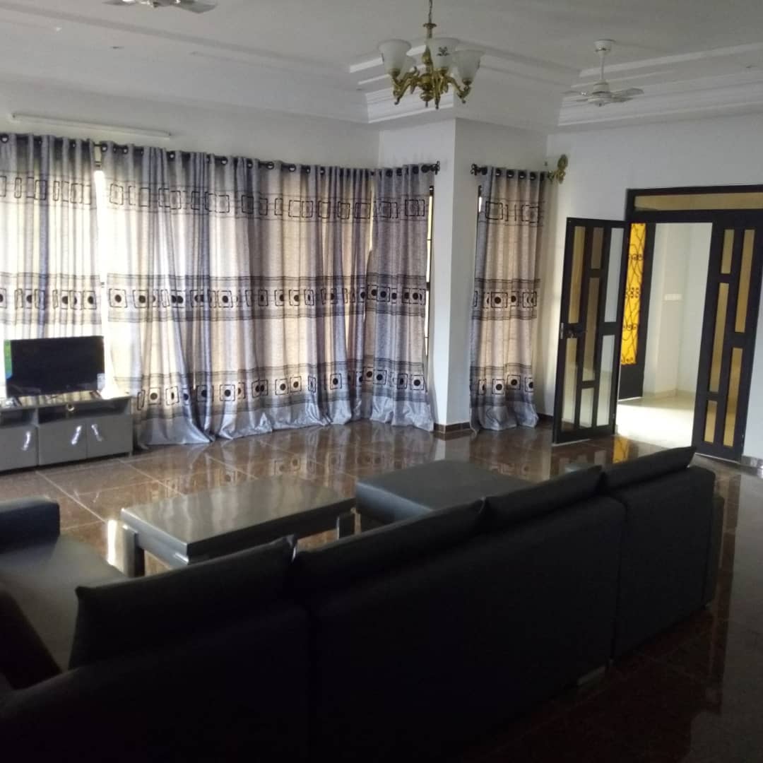 N° 4311 :
                            Villa meublée à louer , Adidogome, Lome, Togo : 500 000 XOF/mois