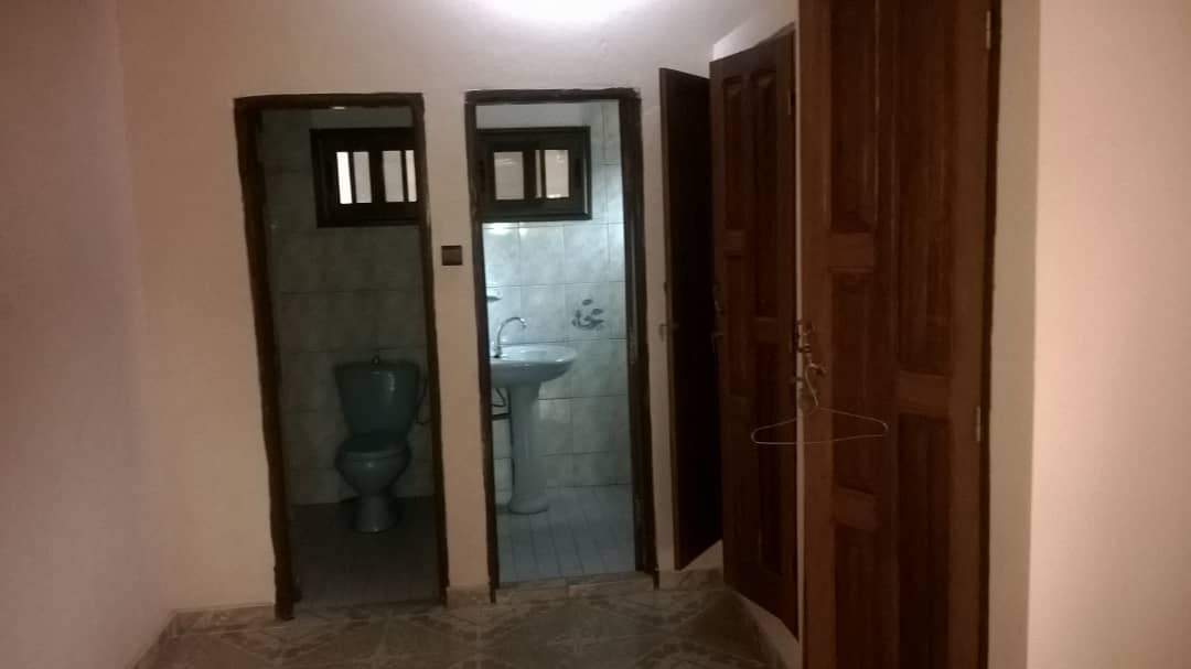 N° 4263 :
                        Chambre à louer , Hedzranawoe, Lome, Togo : 150 000 XOF/mois