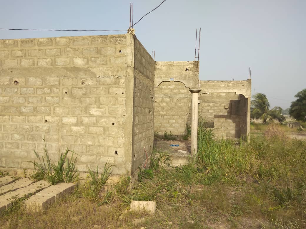 N° 4906 :
                            Villa à vendre , Zanguera, Lome, Togo : 25 000  000 XOF/vie