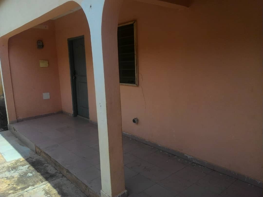 N° 4309 :
                            Chambre salon à louer , Avedji, Lome, Togo : 30 000 XOF/mois