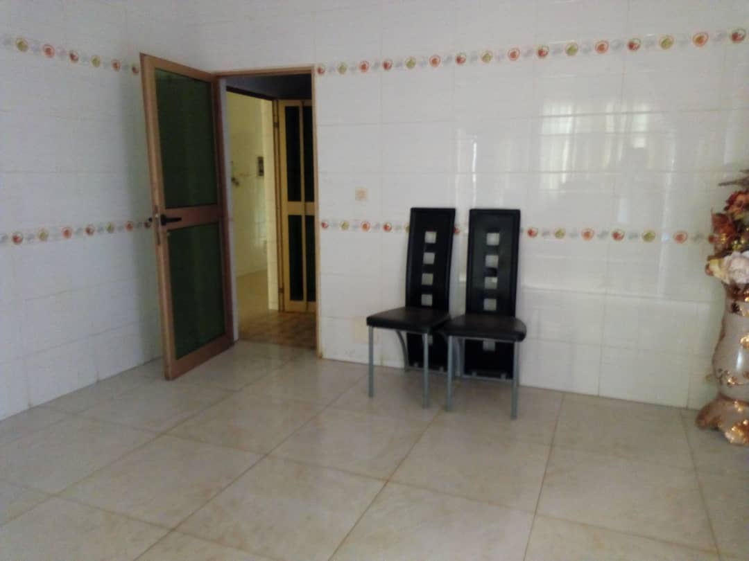 N° 4461 :
                            Appartement meublé à louer , Agoe, Lome, Togo : 350 000 XOF/mois