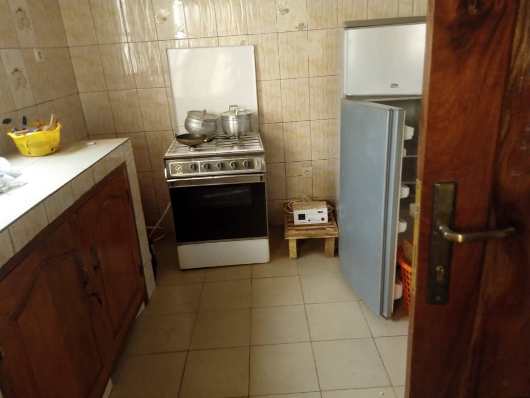 N° 4552 :
                            Appartement meublé à louer , Agoe, Lome, Togo : 400 000 XOF/mois