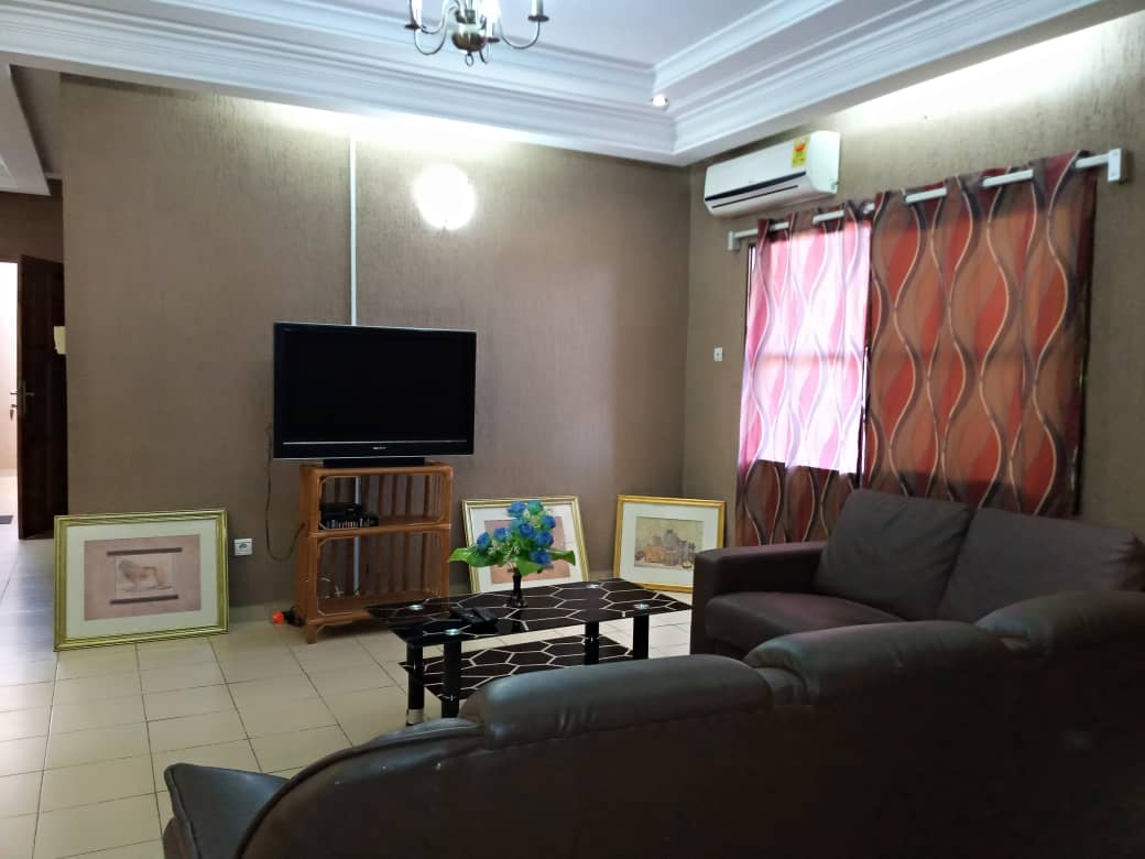 N° 4845 :
                        Appartement meublé à louer , Agoe, Lome, Togo : 250 000 XOF/mois