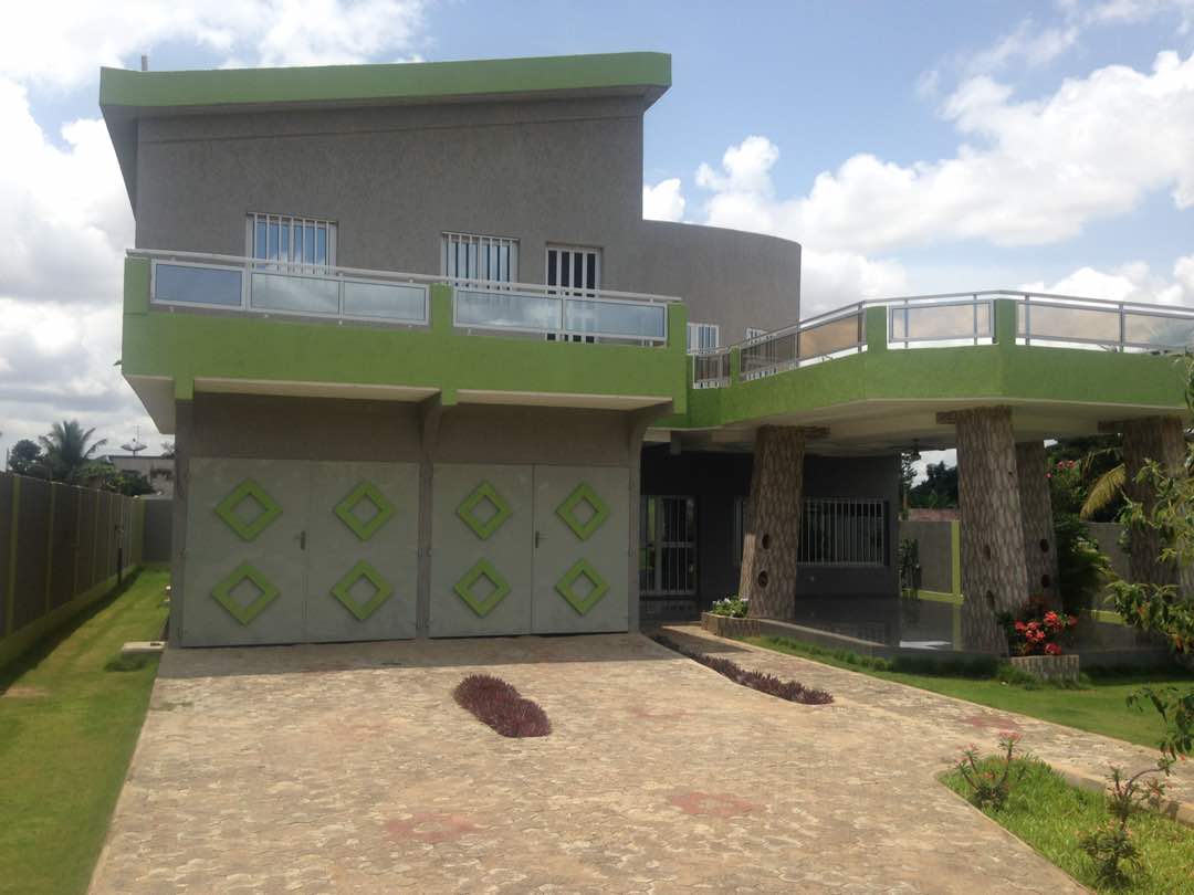 N° 4481 :
                            Villa meublée à louer , Agoe, Lome, Togo : 800 000 XOF/mois