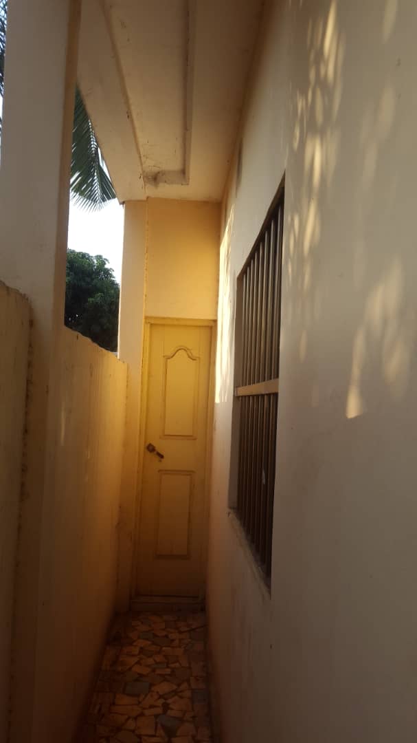 N° 4250 :
                            Villa à louer , Agoe, Lome, Togo : 80 000 XOF/mois