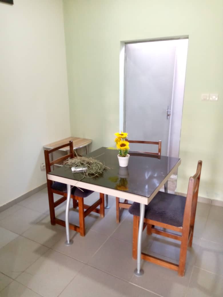 N° 5214 :
                            Appartement meublé à louer , Hedzranawoe, Lome, Togo : 350 000 XOF/mois