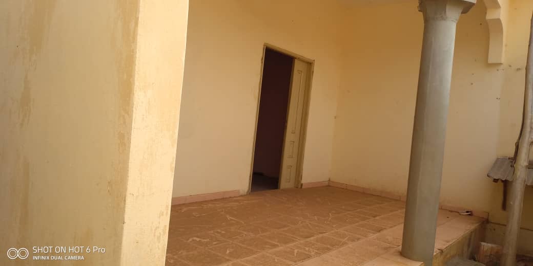 N° 4456 :
                            Villa à vendre , Adidogome, Lome, Togo : 20 000  000 XOF/vie