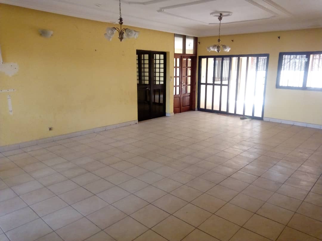 N° 4430 :
                            Villa à louer , Agbalepedo, Lome, Togo : 200 000 XOF/mois