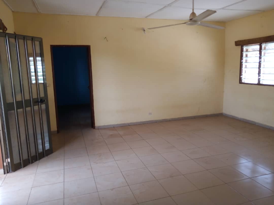 N° 4696 :
                        Appartement à louer , Agoe sogbossito, Lome, Togo : 55 000 XOF/mois