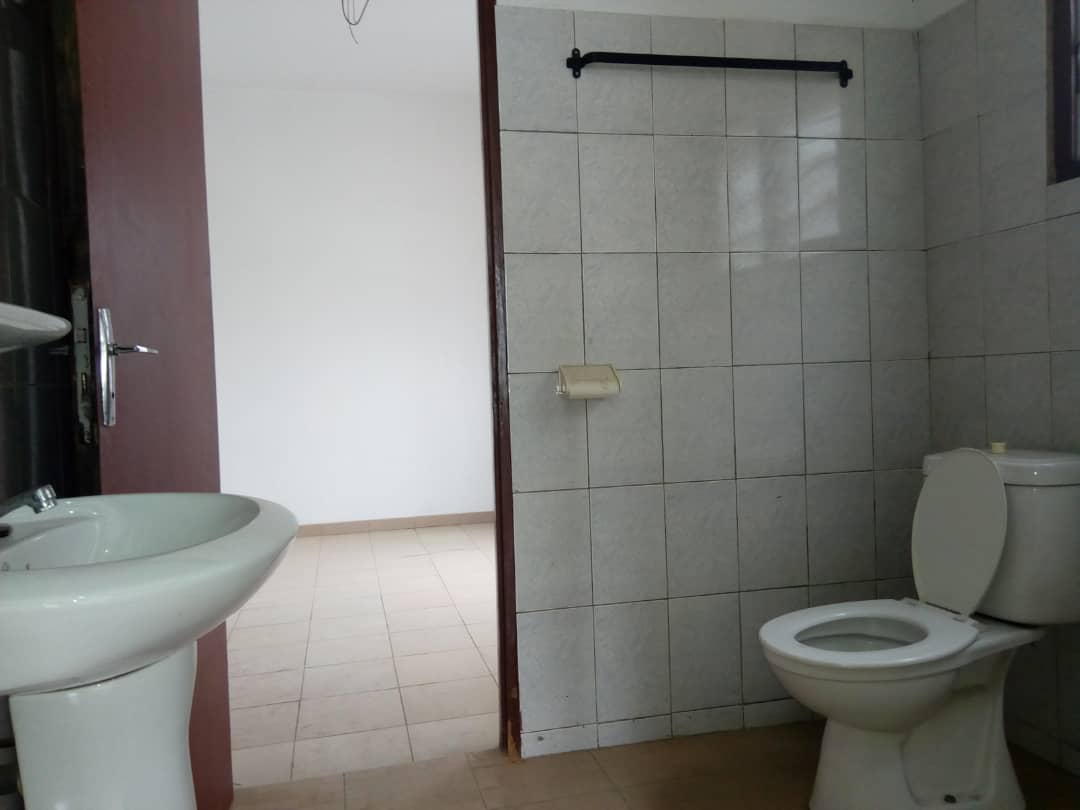 N° 4232 :
                            Appartement à louer , Adidogome, Lome, Togo : 100 000 XOF/mois
