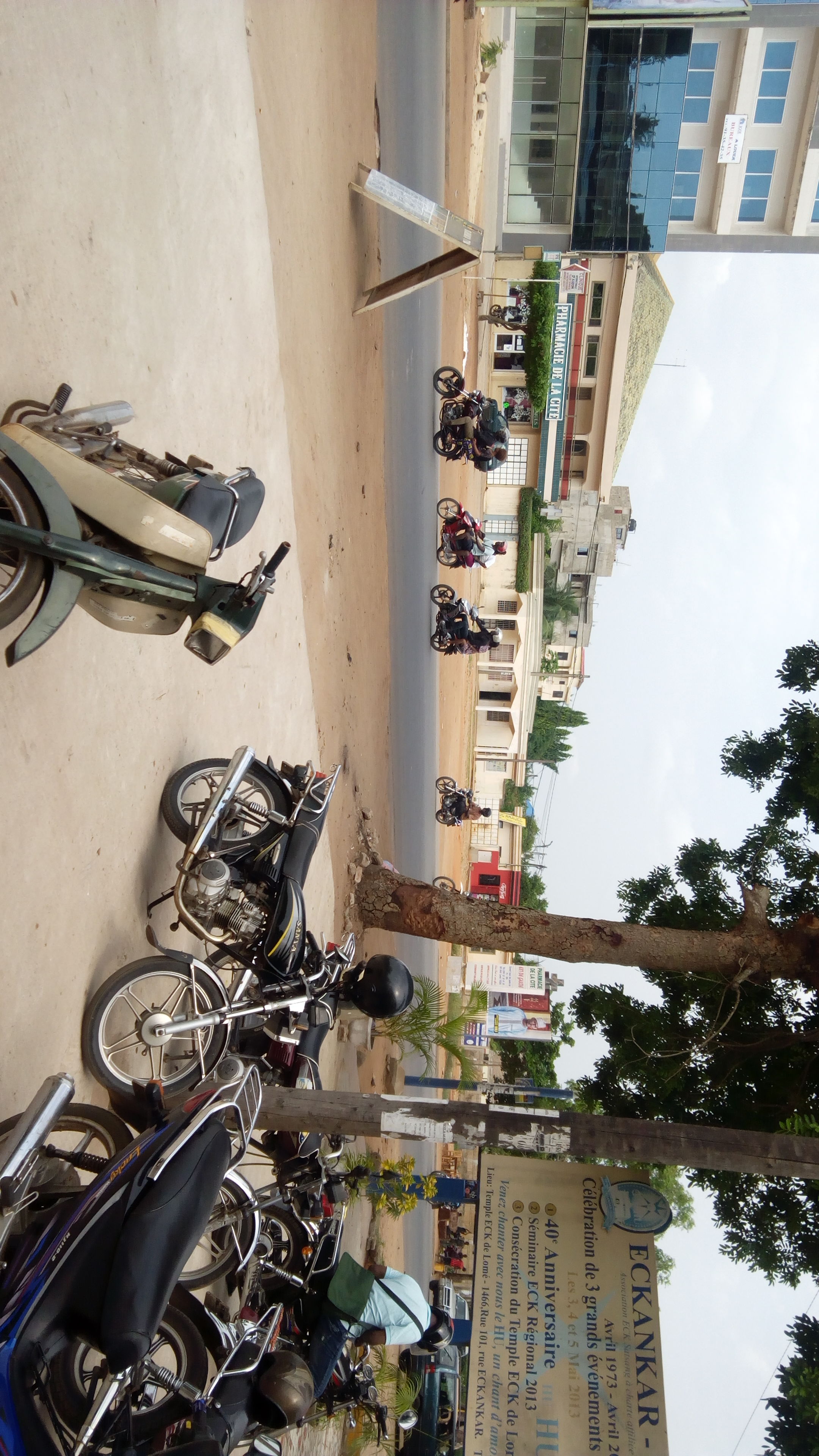 N° 4186 :
                            Bureau à louer , Adidogome, Lome, Togo : 50 000 XOF/mois
