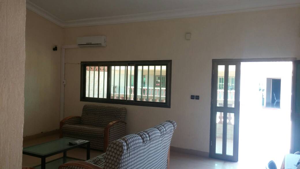 N° 4144 :
                            Appartement à louer , Togo 2000, Lome, Togo : 300 000 XOF/mois