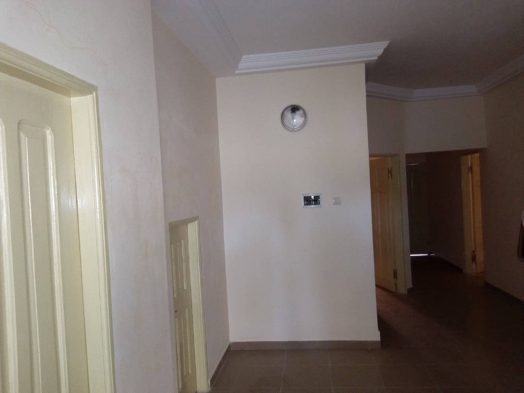 N° 4164 :
                            Villa à louer , Agoe, Lome, Togo : 130 000 XOF/mois