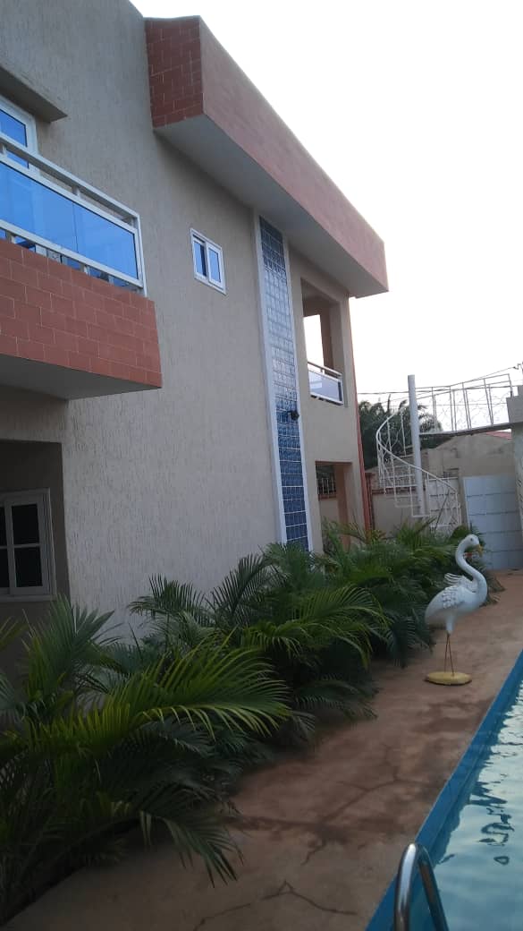 N° 4528 :
                            Villa à vendre , Agoe, Lome, Togo : 150 000  000 XOF/vie