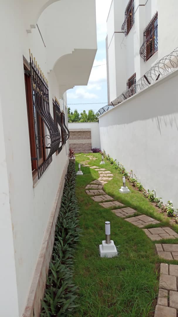 N° 4521 :
                            Villa à louer , Agoe, Lome, Togo : 600 000 XOF/mois