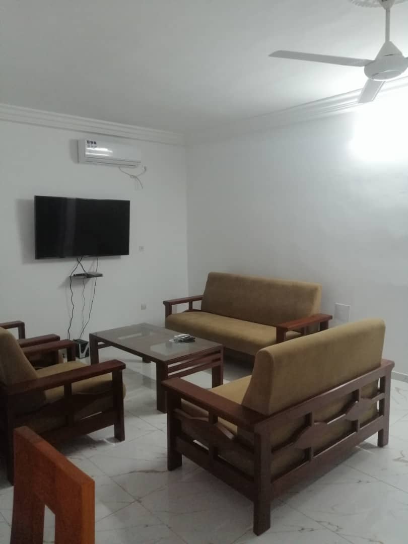 N° 5172 :
                        Appartement meublé à louer , Totsi, Lome, Togo : 300 000 XOF/mois
