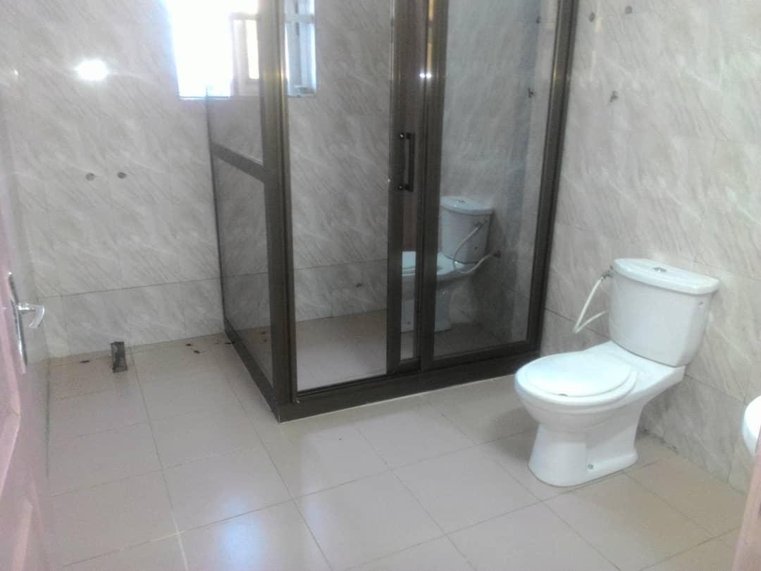 N° 4541 :
                        Appartement à louer , Vakpossito, Lome, Togo : 100 000 XOF/mois