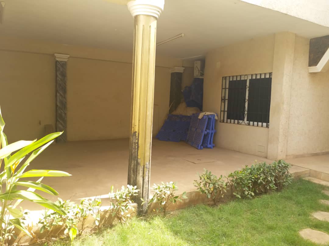 N° 4421 :
                            Villa à louer , Kegue, Lome, Togo : 200 000 XOF/mois