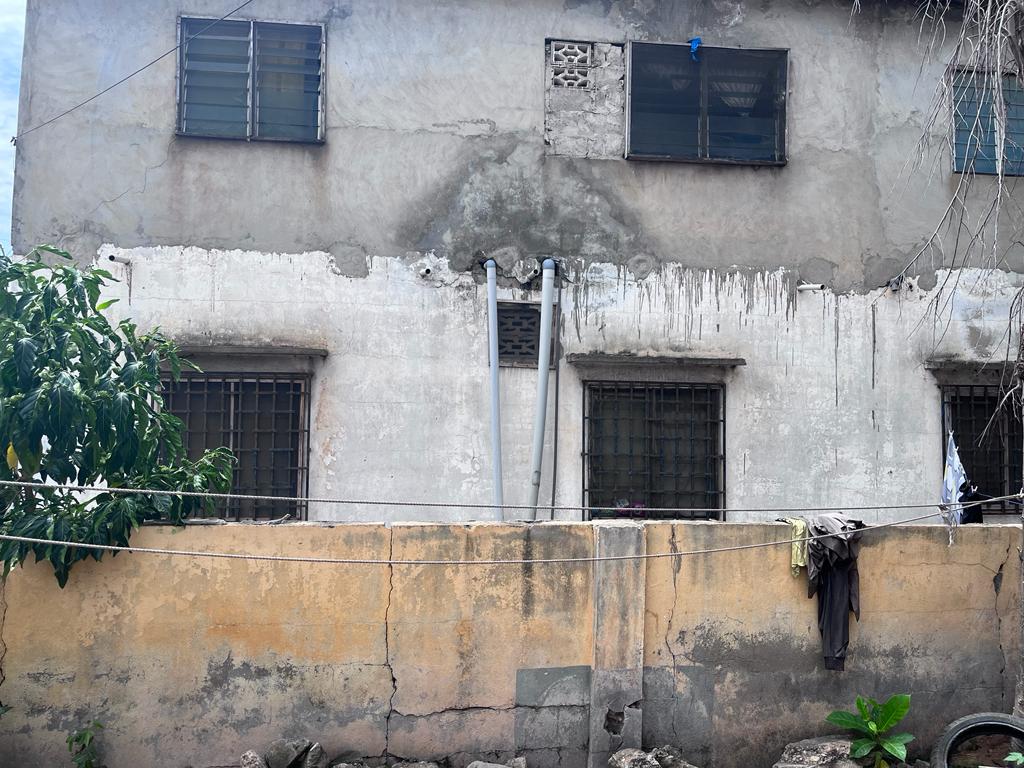 N° 5383 :
                            Immeuble à vendre , Adewui, Lome, Togo : 100 000  000 XOF/vie
